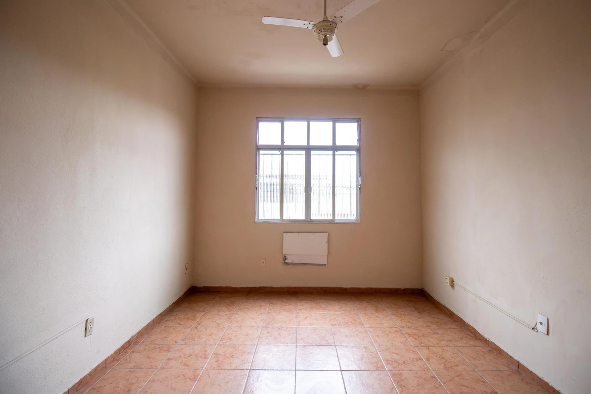 2-bedroom apartment with 1 bathroom and no parking — photo 3