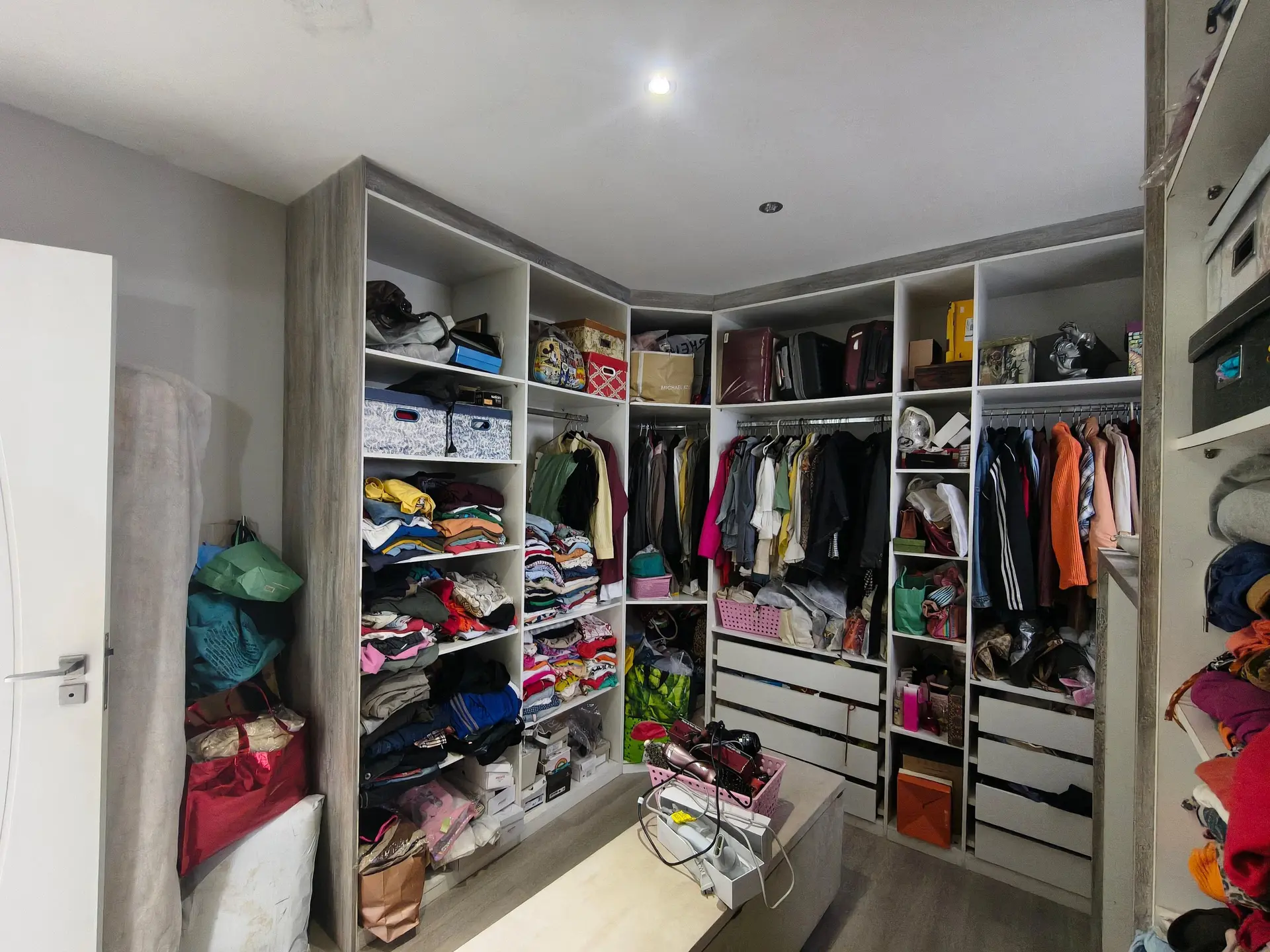 Furnished house, 220 m², with a bathtub — photo 49
