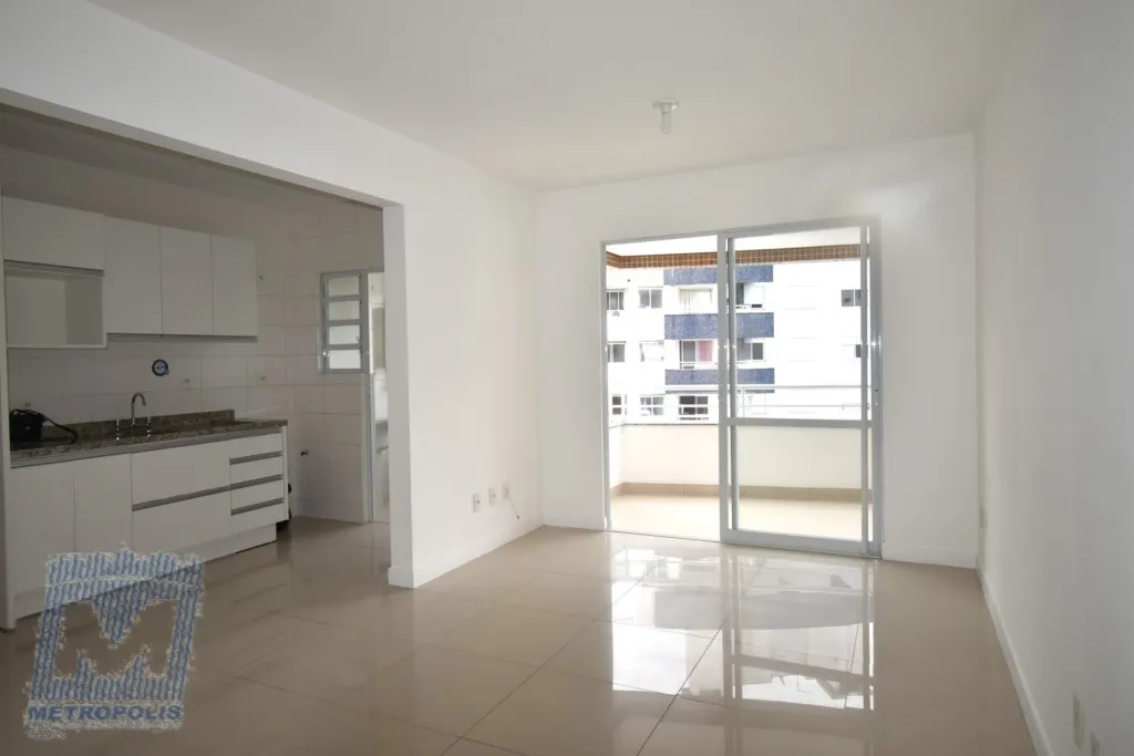 2-bedroom apartment with a mountain view in Florianópolis — photo 13