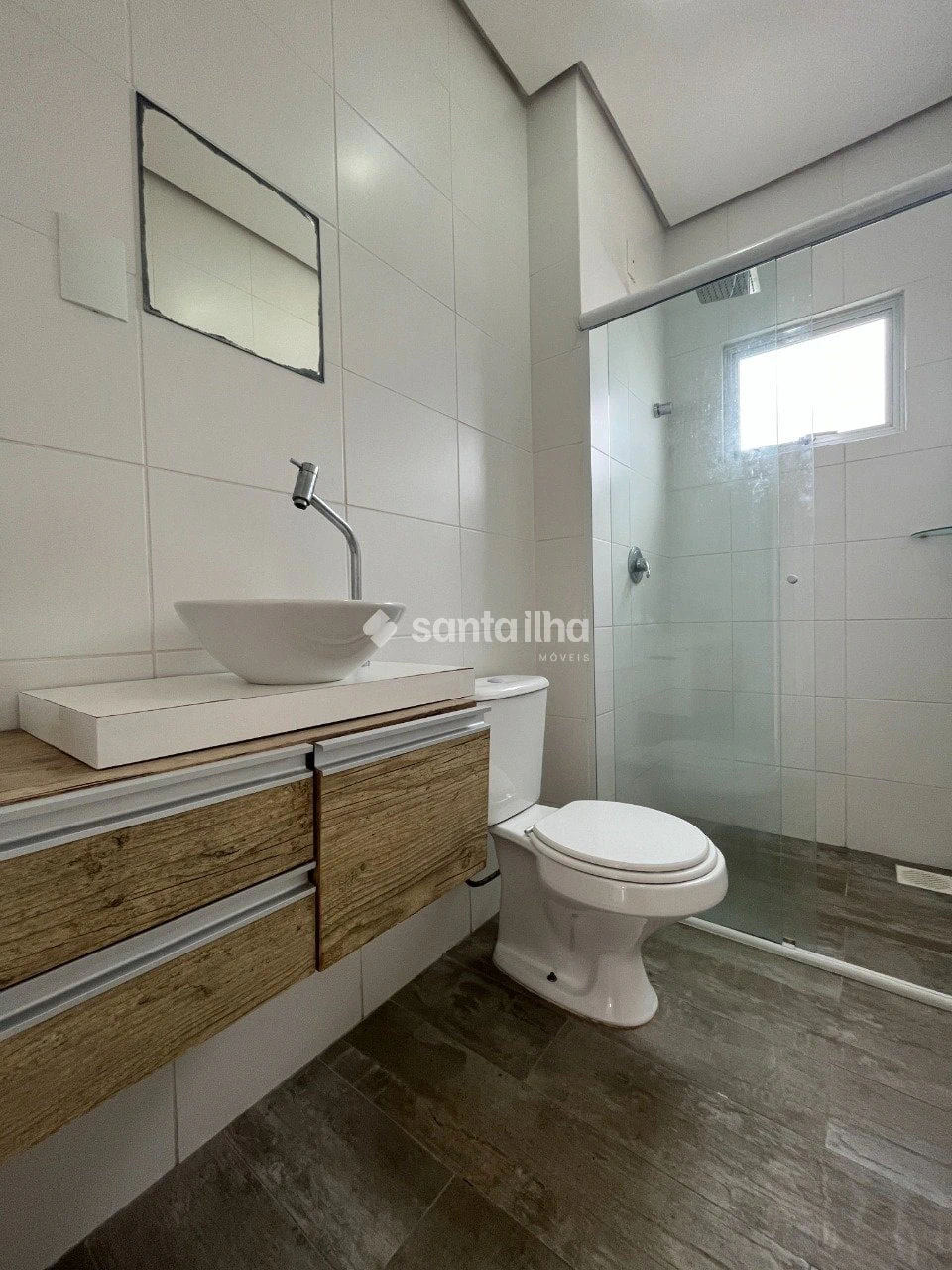 Balcony with a grill in a 2-bedroom apartment, 74 m² — photo 19