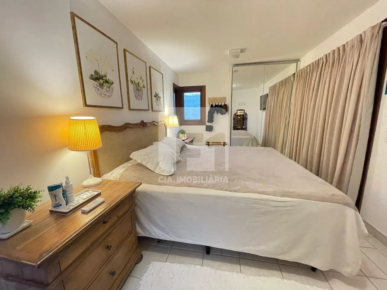 Furnished 350 m² house with 6 bedrooms and 3 suites — photo 12