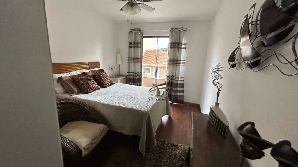 House with 4 bedrooms and a fully set-up laundry — photo 13
