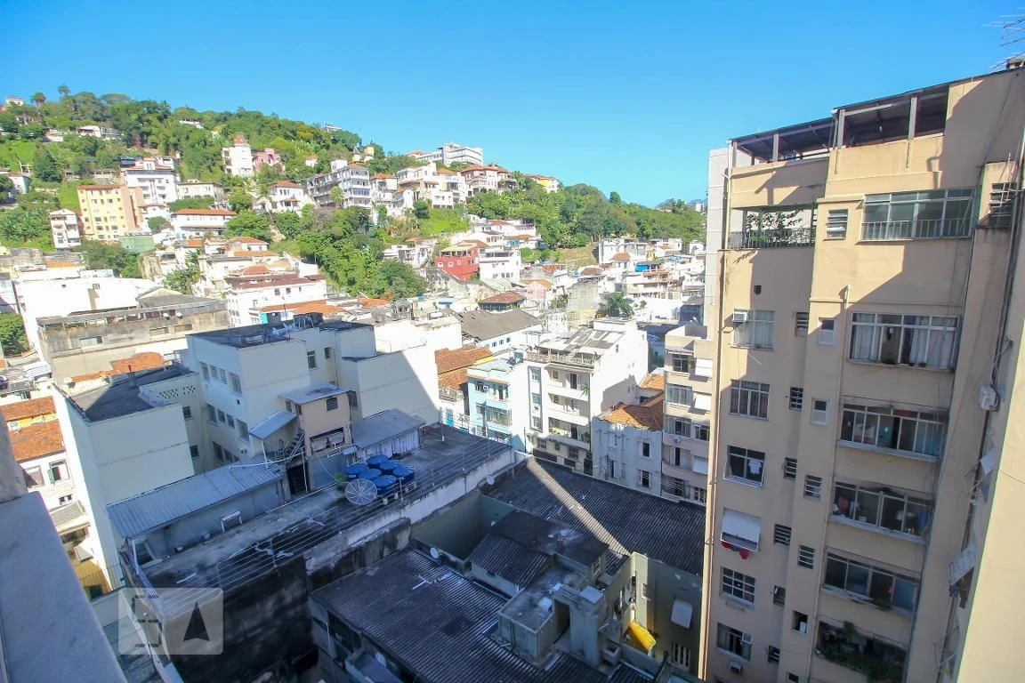 One-bedroom apartment with a mountain view in Rio de Janeiro — photo 28