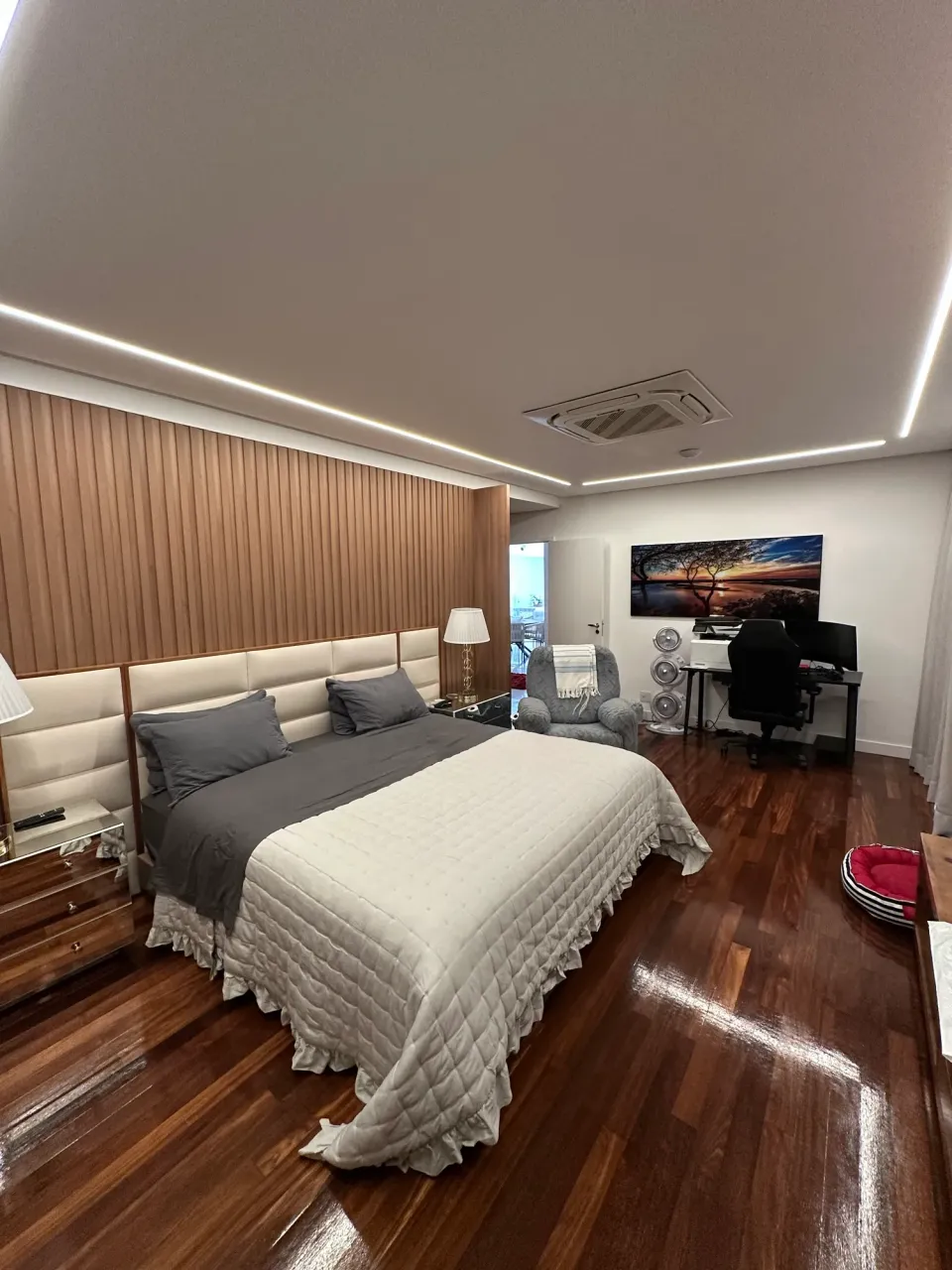 Duplex apartment with 600 m², 4 bedrooms and 4 parking — photo 5