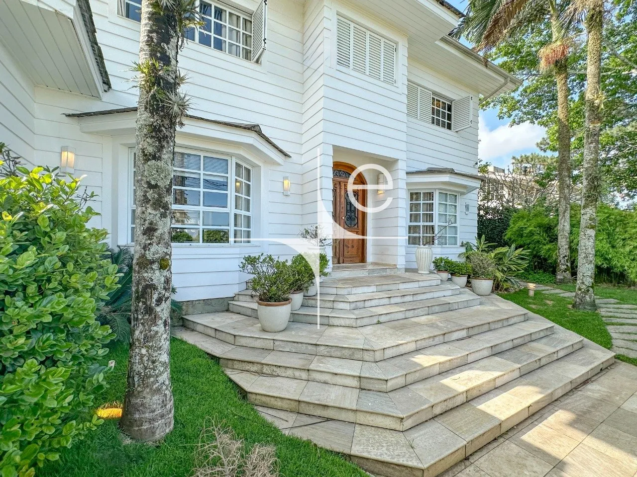 Casa mobiliada com 5 quartos e 4 vagas, com jardim — photo 43