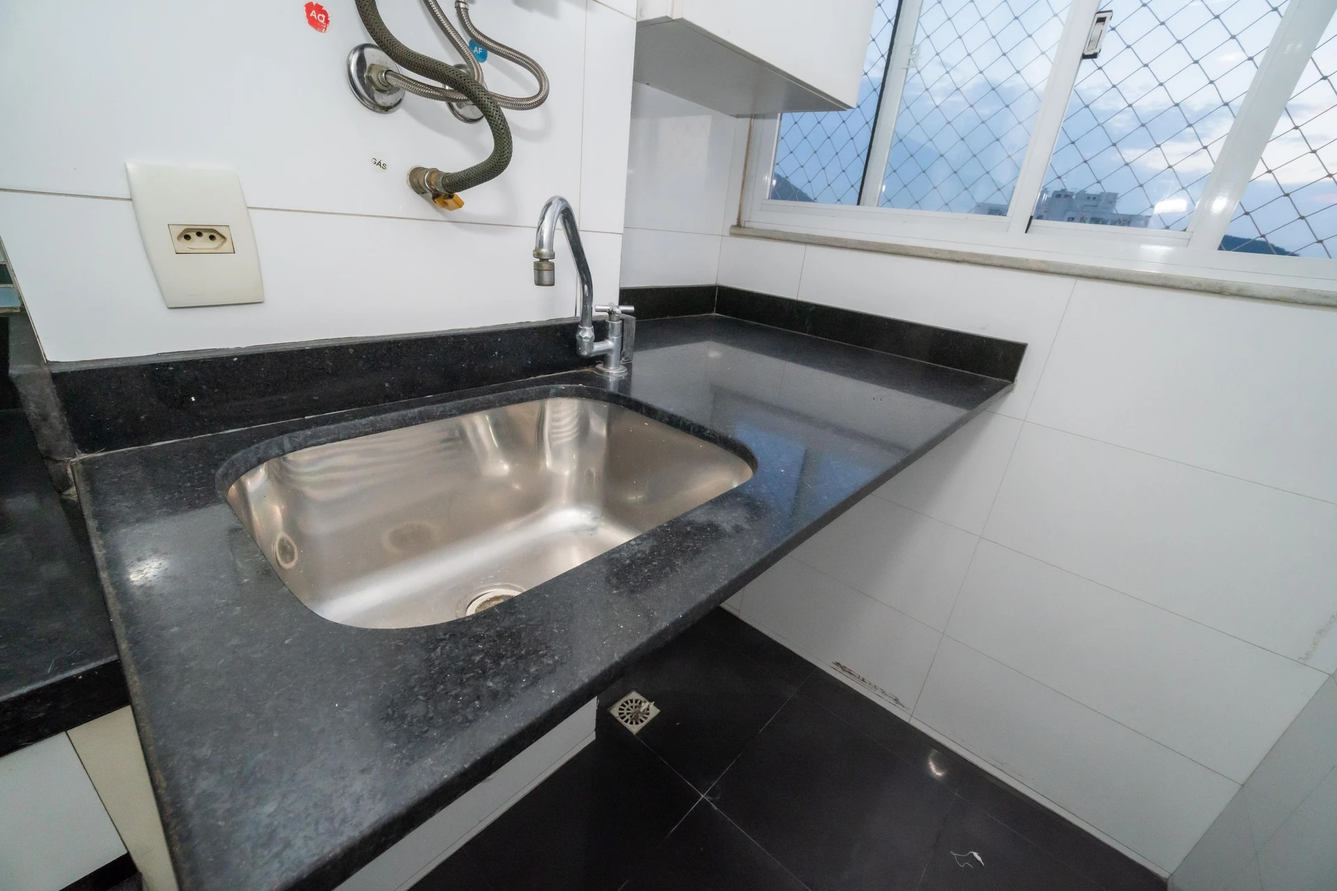 Mountain view in a 2-bedroom apartment, 48 m² — photo 57