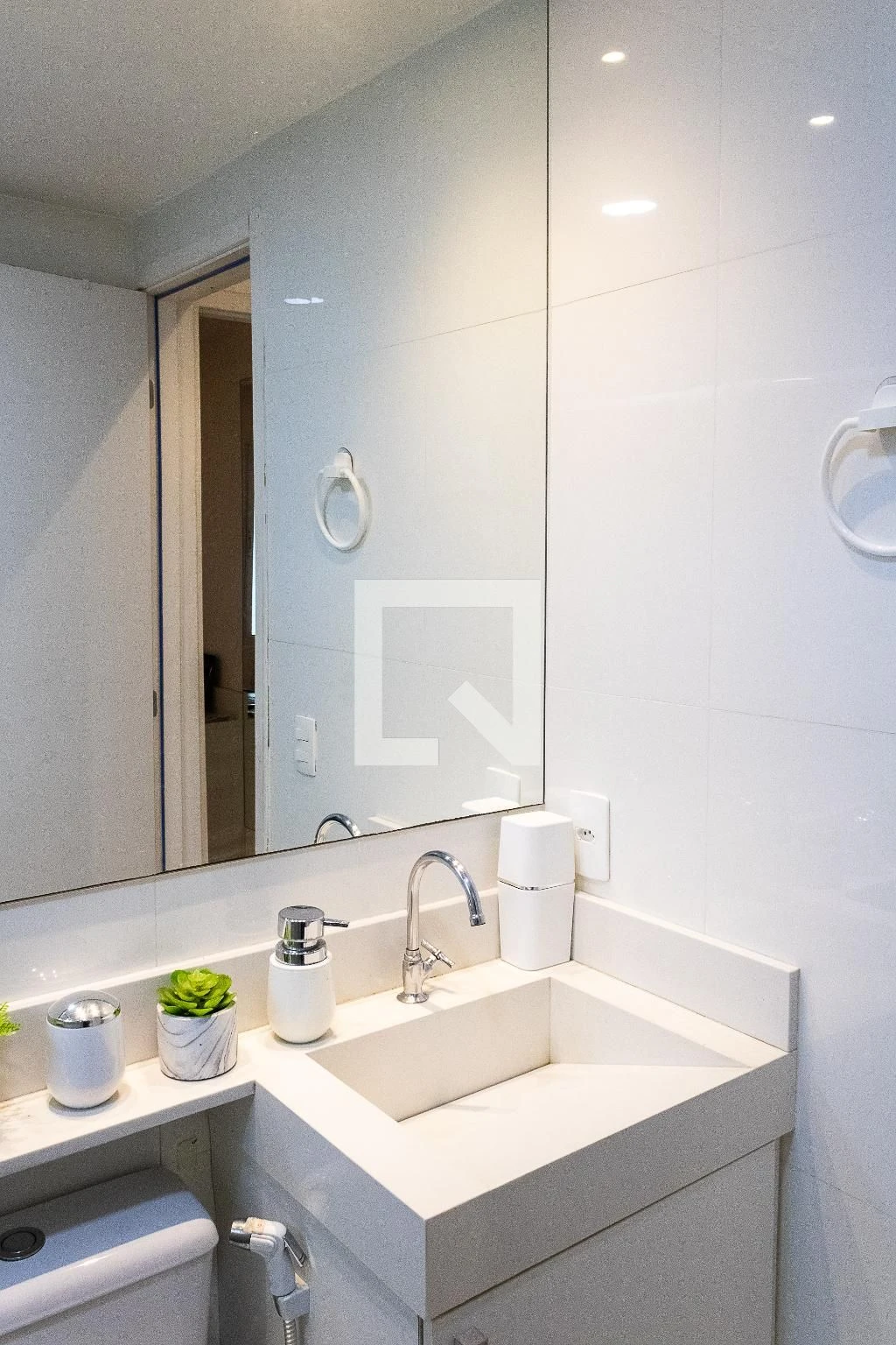 Furnished apartment, 49 m², with floor-to-ceiling windows — photo 60