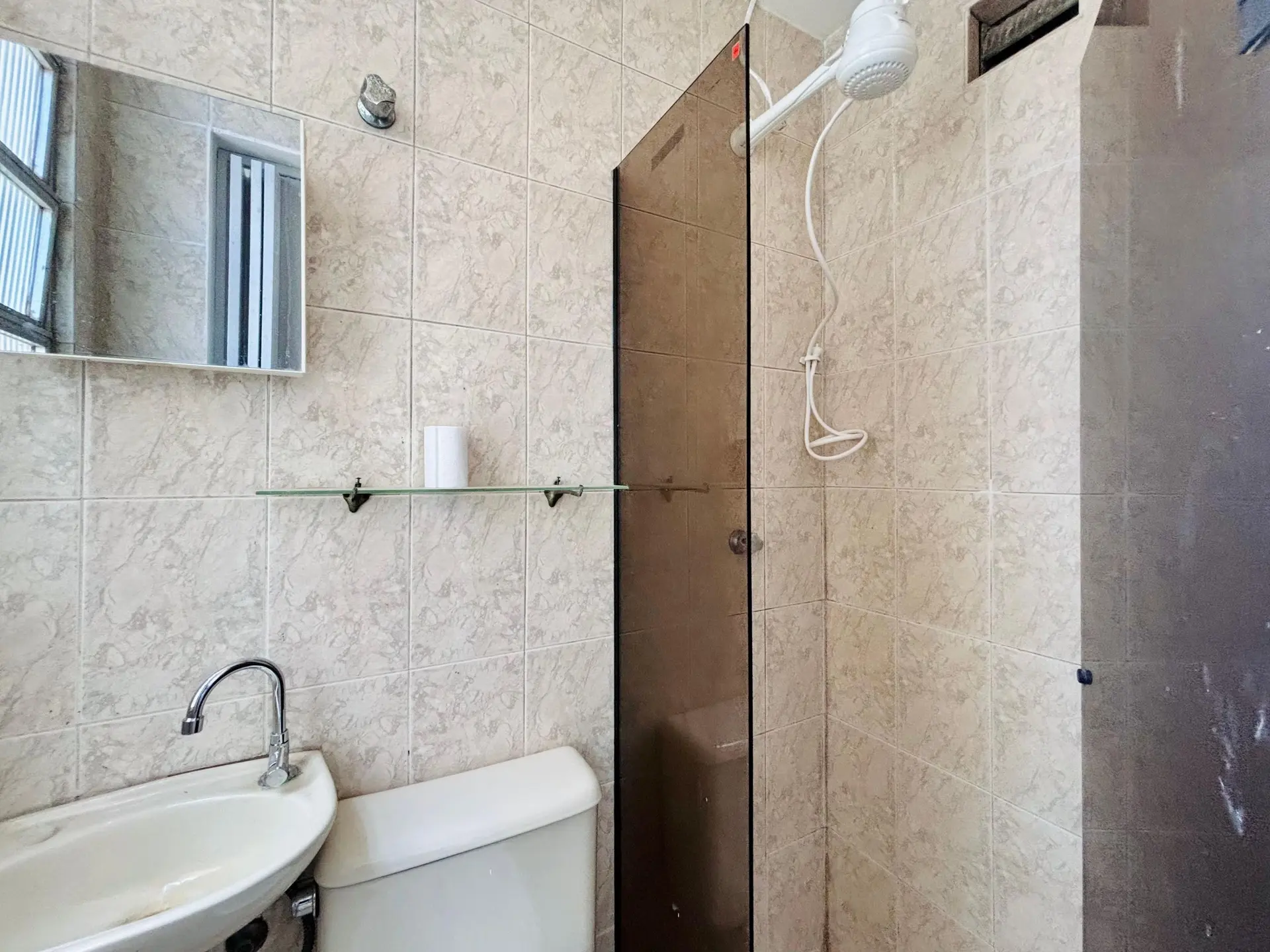 3-bedroom apartment with a mountain view — photo 36