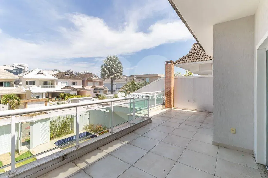 Unfurnished triplex house with 6 en-suite bedrooms and 820 m² — photo 31