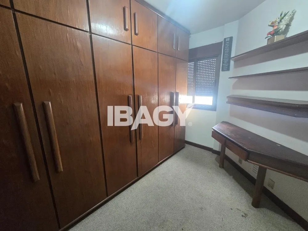Furnished 512 m² apartment with a enclosed balcony — photo 28