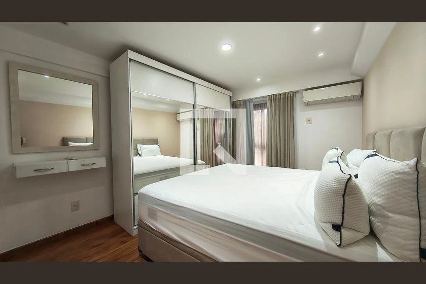 Washing machine in a 4-bedroom apartment, 205 m² — photo 8