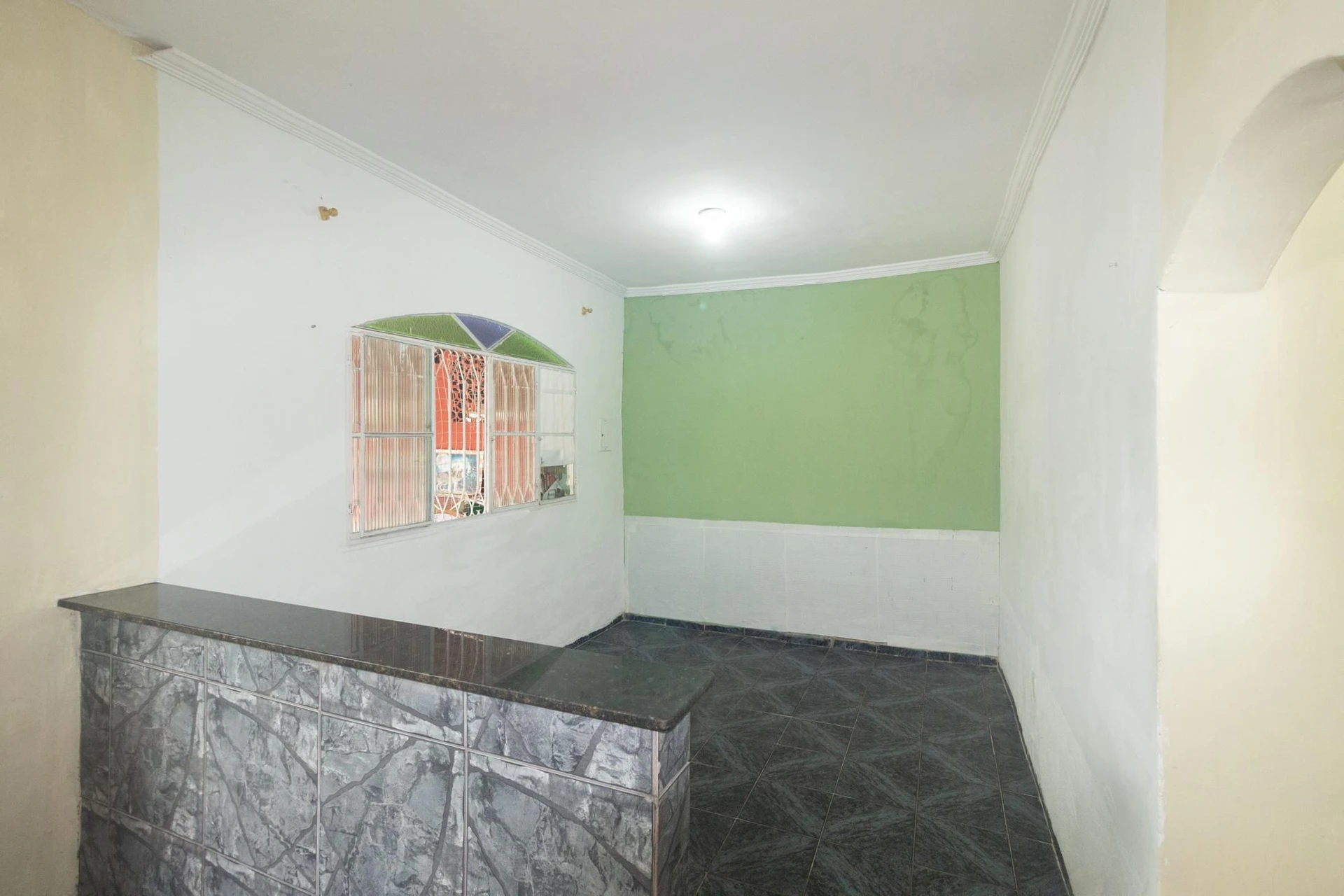 Casa com 2 quartos, 1 suíte e área de lavanderia — photo 7