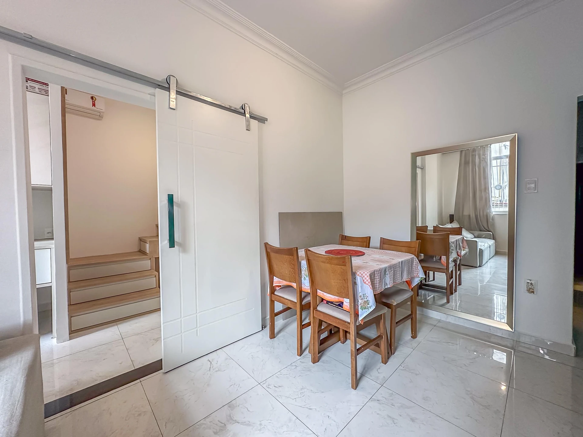 Apartamento de 1 dormitorio con cocina abierta al salón — photo 8
