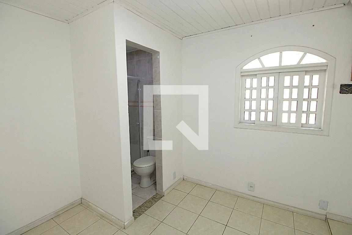 Casa de 3 quartos com banheira — photo 10