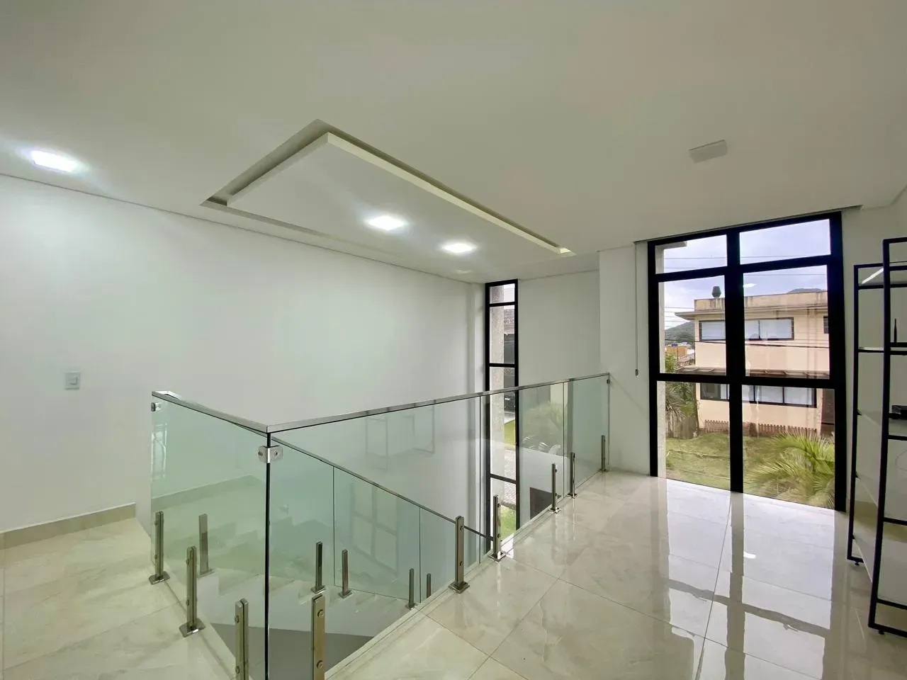 240 m² house with a garden and a bathtub — photo 17