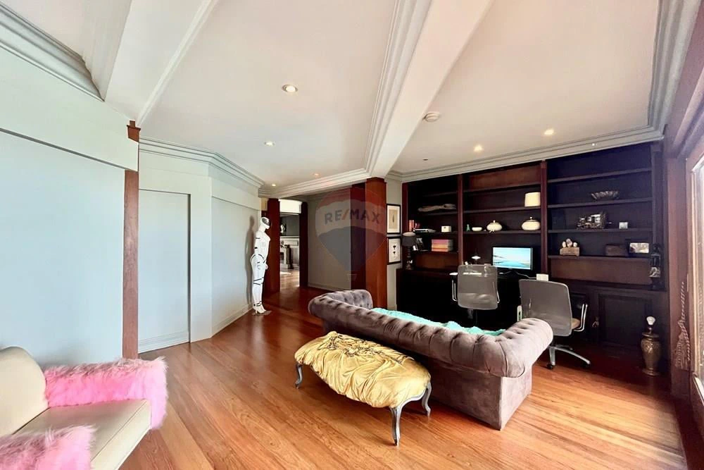 Будинок 1300 м² з 5 спальнями та 10 паркувань — photo 6