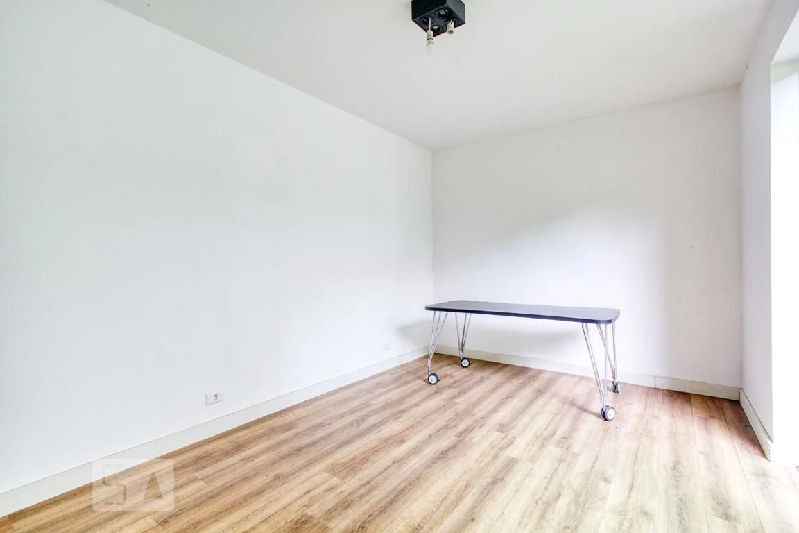 House with 3 bedrooms and 4 bathrooms with a closed kitchen — photo 53