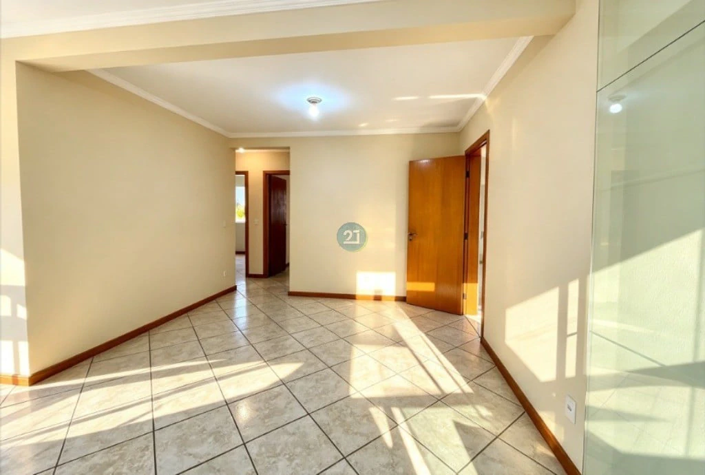 3-bedroom apartment in a building with a pool — photo 19