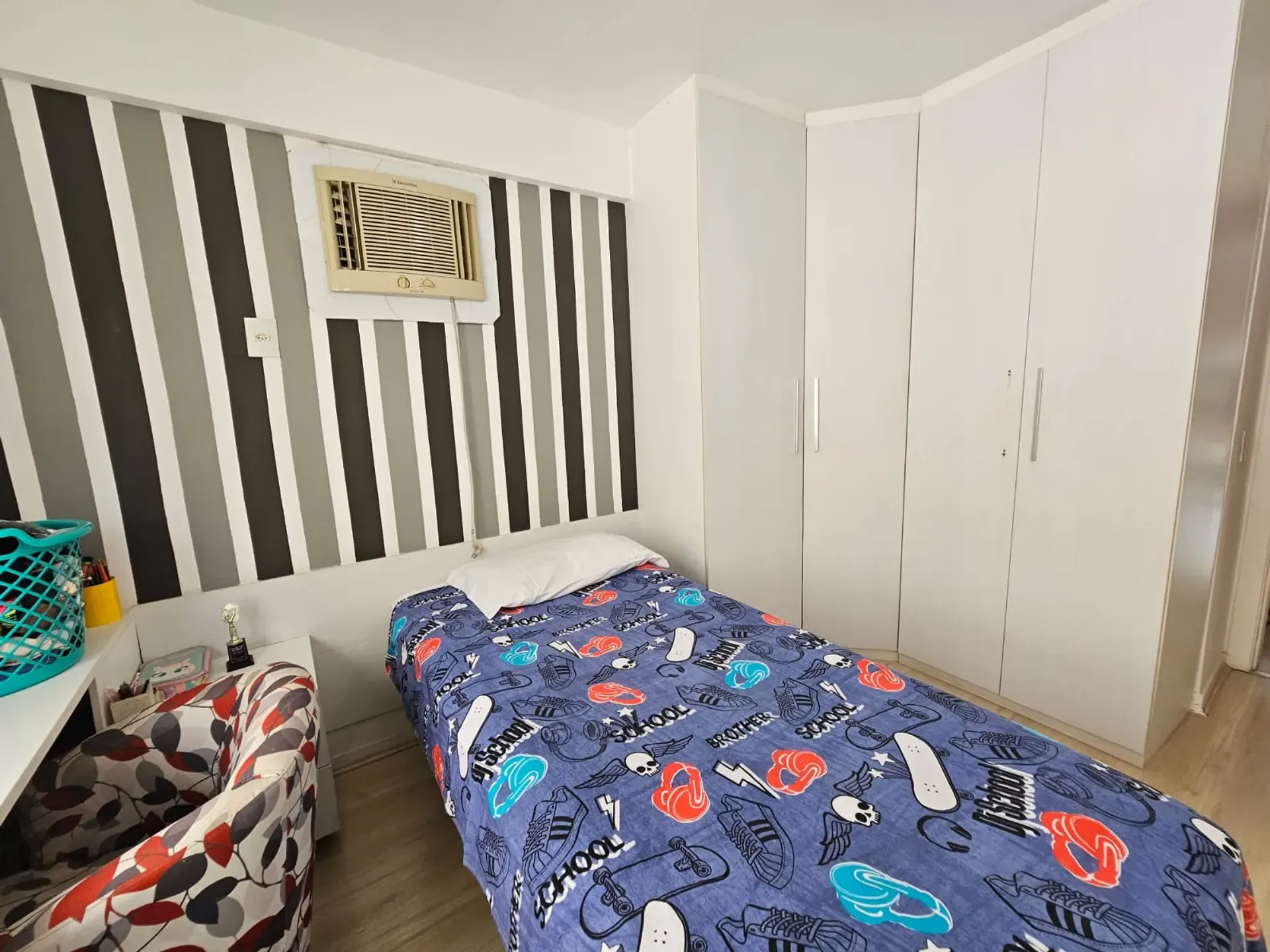 Furnished 206 m² house with 5 bedrooms and 5 baths — photo 29