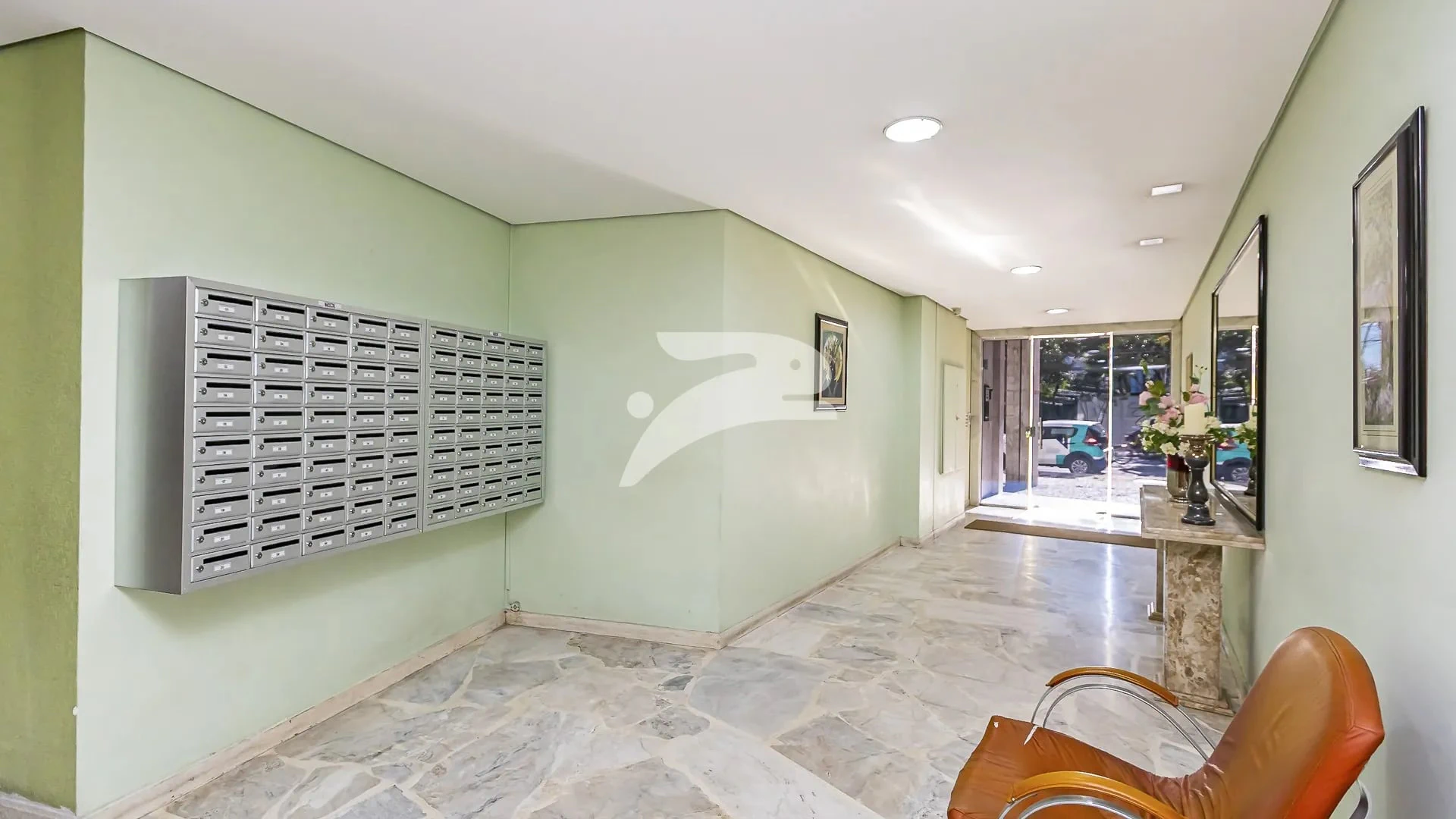3-bedroom apartment with wood or laminate floors in Curitiba — photo 21