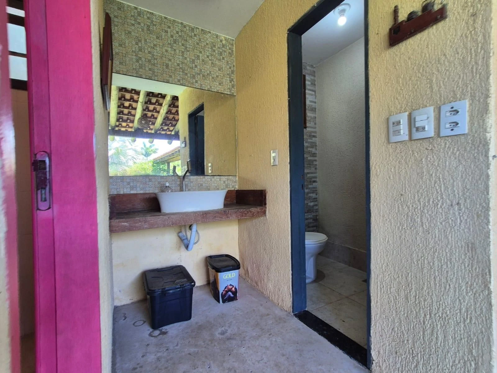 Furnished house, 2100 m², with a grill on the balcony — photo 32