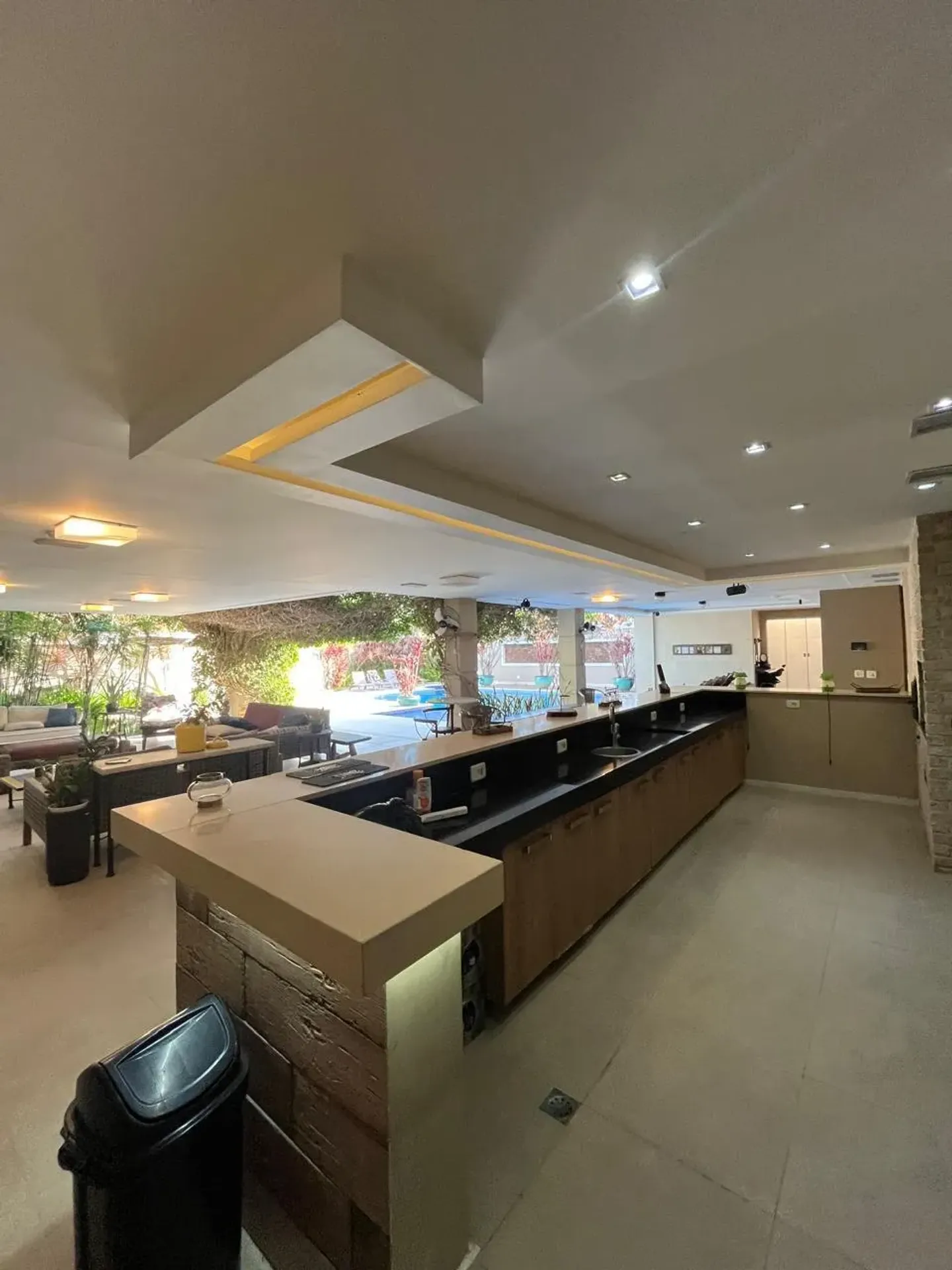Furnished house with 5 bedrooms and open-plan kitchen — photo 28