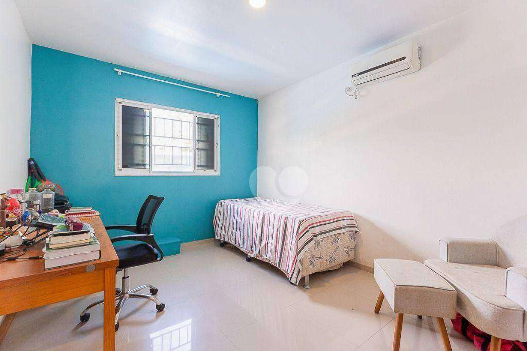 Furnished triplex house with 4 bedrooms and 370 m² — photo 17