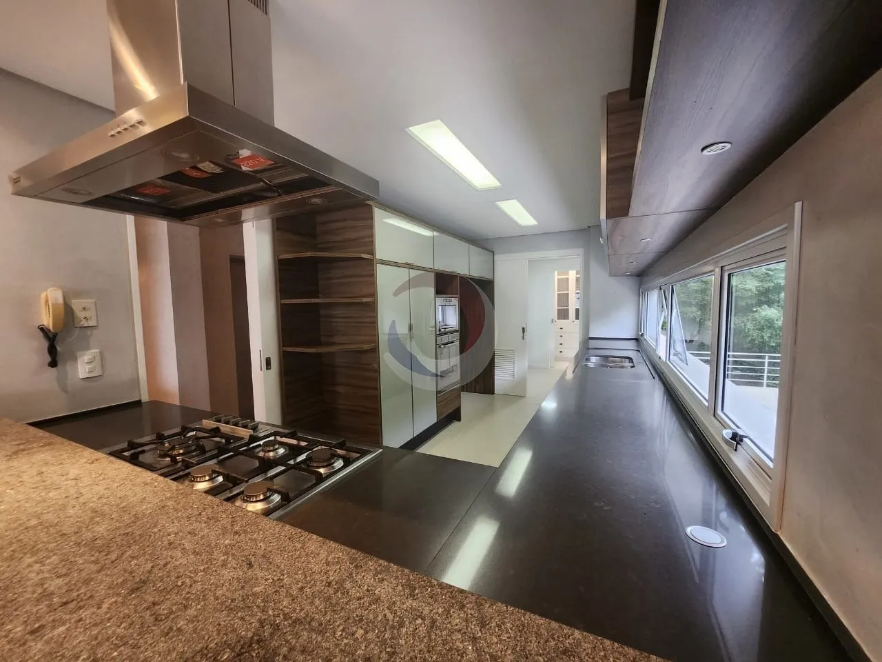 Furnished apartment, 237 m², with floor-to-ceiling windows — photo 5