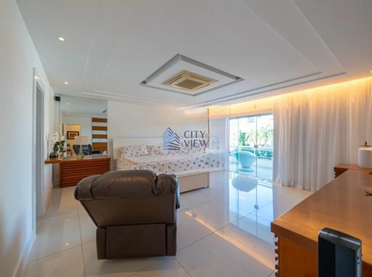 House with 5 bedrooms, 5 bathrooms and 5 parking, 1000 m² — photo 7