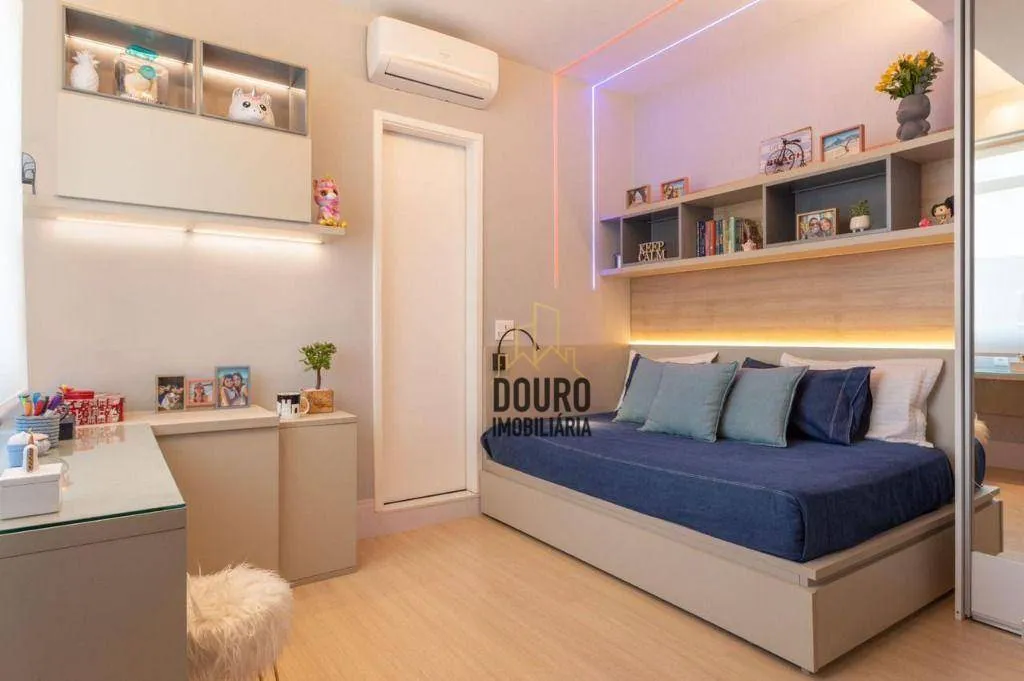2-bedroom apartment with a modern open-plan kitchen — photo 17
