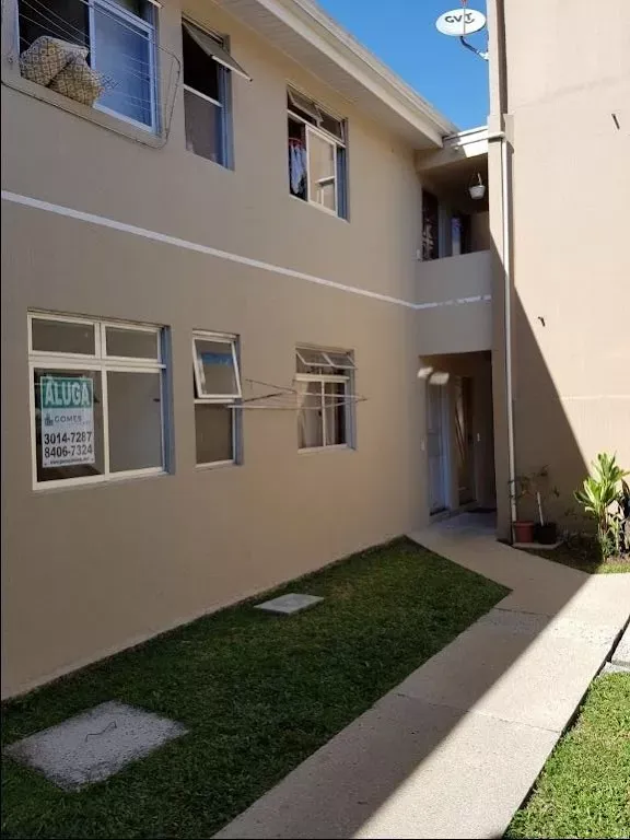 Wood or laminate floors in a 2-bedroom apartment, 47 m²