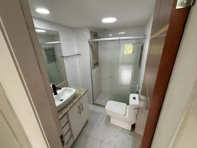 Glass-enclosed balcony in a 3-bedroom apartment, 94 m² — photo 19