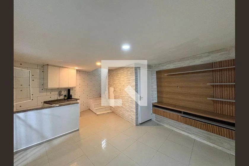 Balcony with a grill in a 2-bedroom house, 165 m² — photo 4