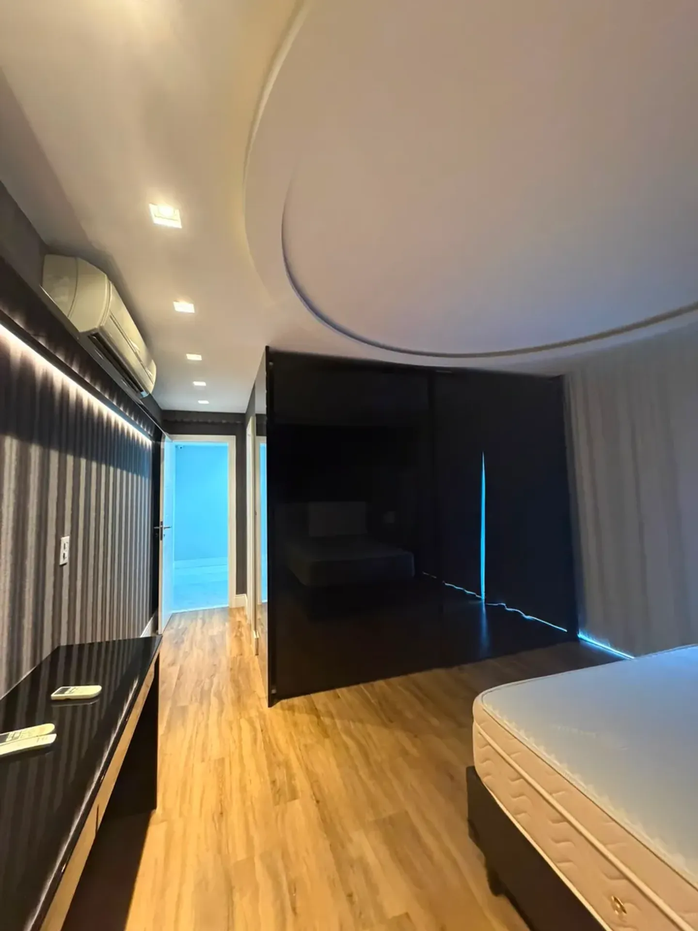 Furnished house with 5 bedrooms and 5 bathrooms, 700 m² — photo 17