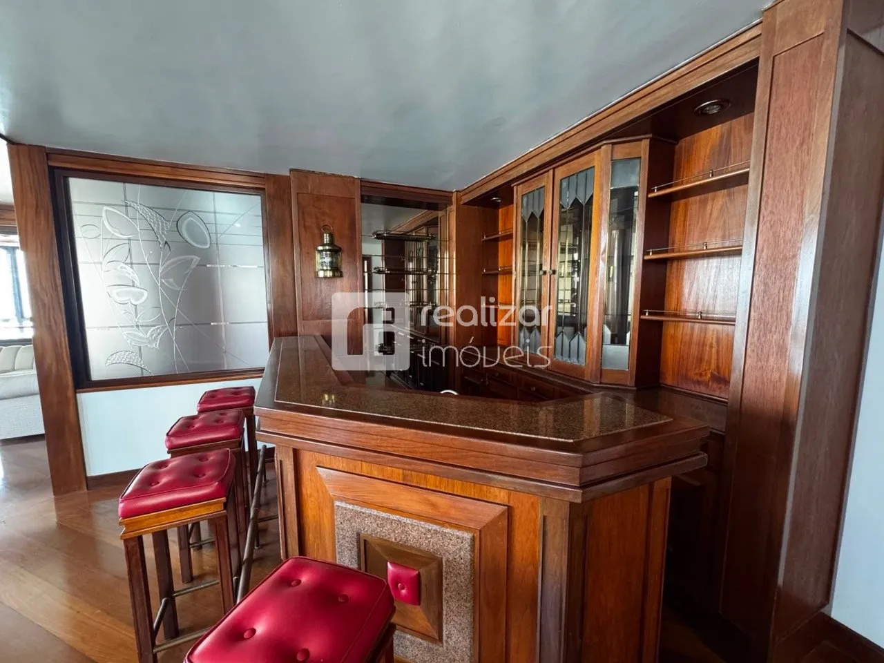 Apartamento de 290 m² com 4 dormitórios e varanda envidraçada — photo 20