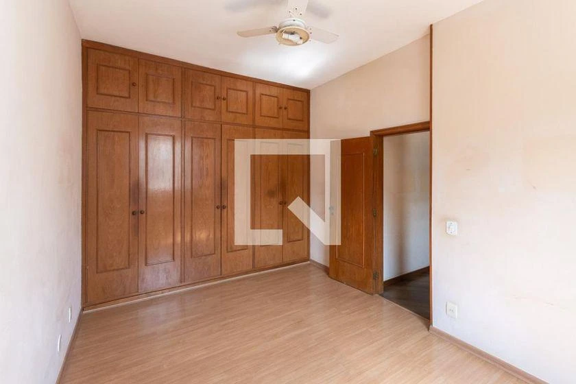 52 m² apartment with a mountain view and a home office — photo 3