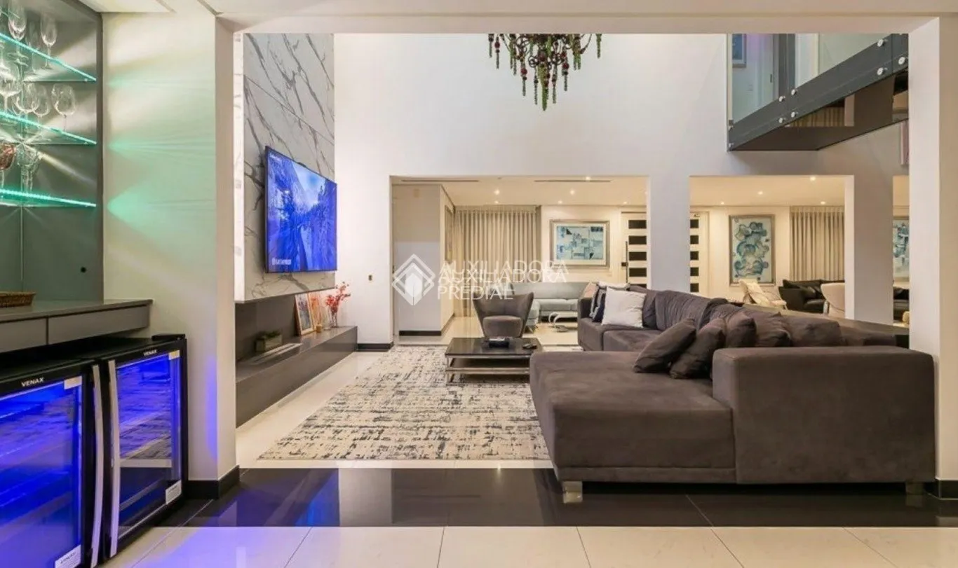 Furnished house with 6 en-suite bedrooms and 7 baths — photo 36