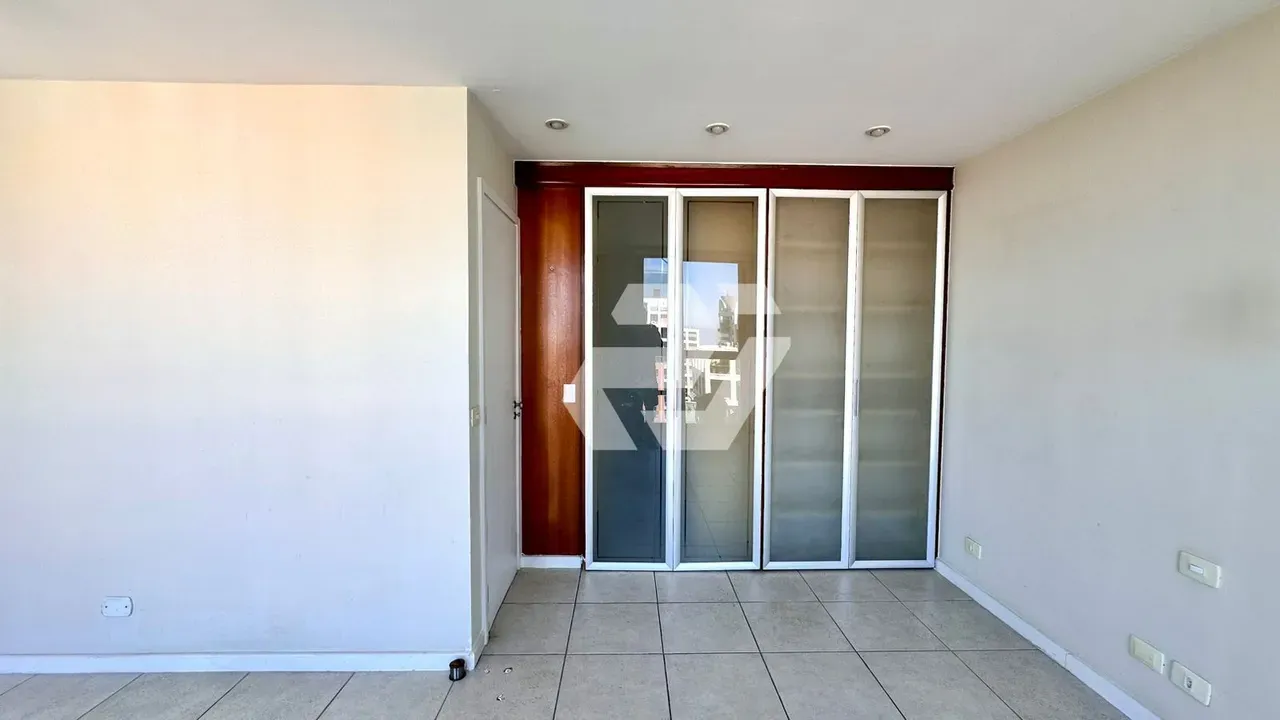 Apartment with 3 bedrooms, 5 bathrooms and balcony — photo 15