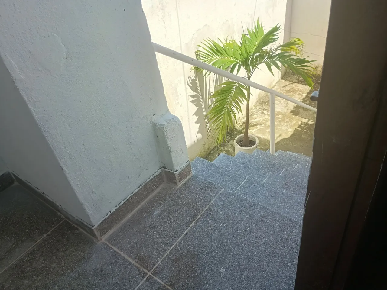 Unfurnished house with 2 bedrooms and 1 bathroom — photo 17