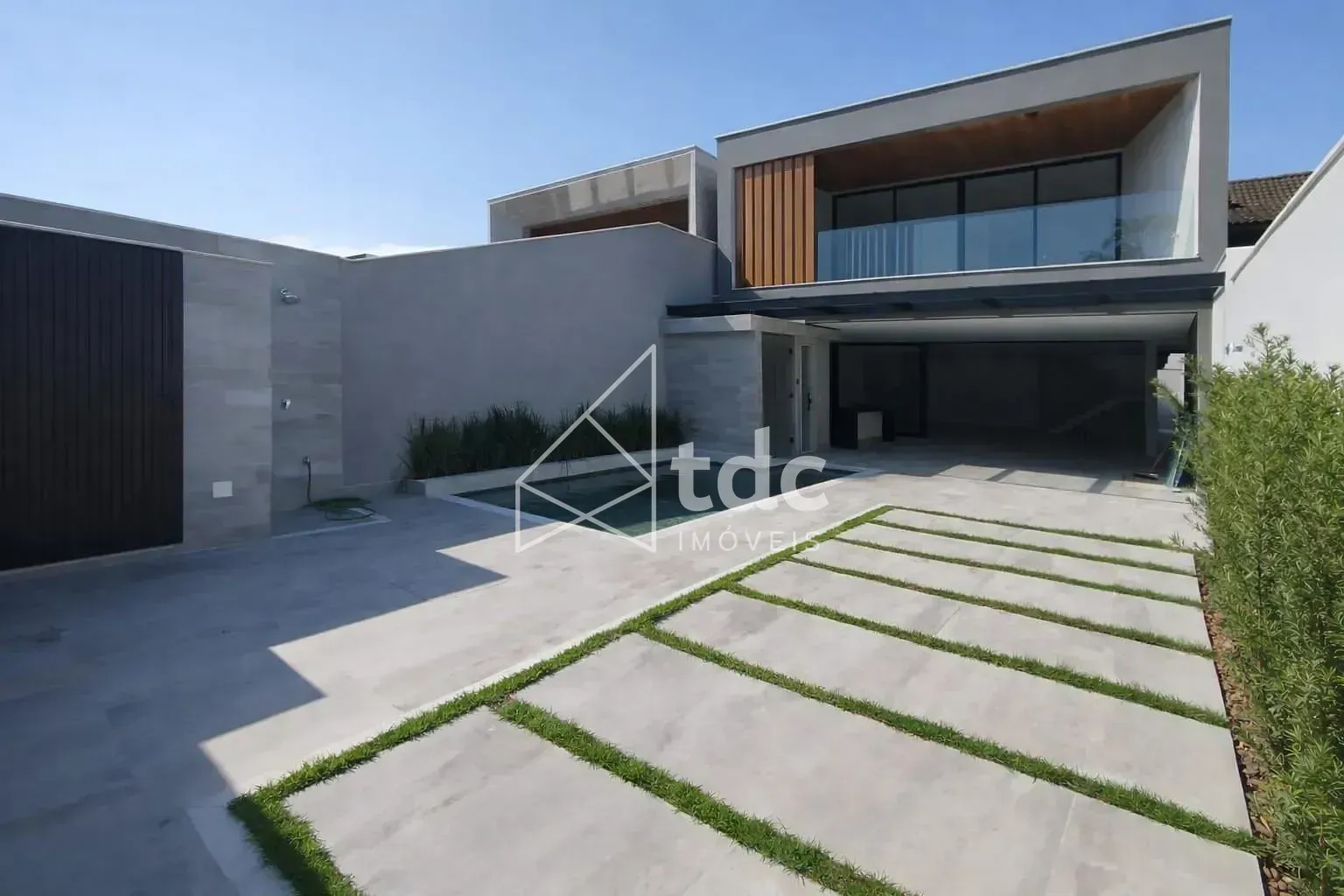 House, 510 m², with a grill on the balcony — photo 5
