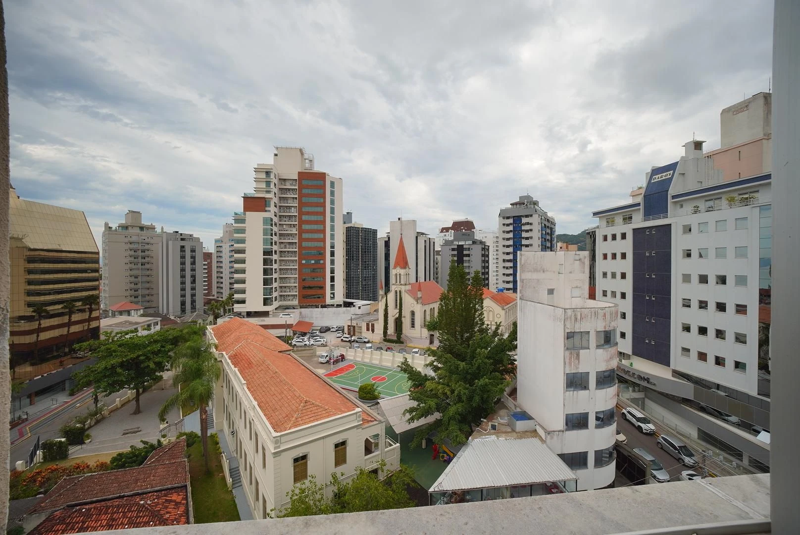 2-bedroom apartment with a washing machine in Florianópolis — photo 26