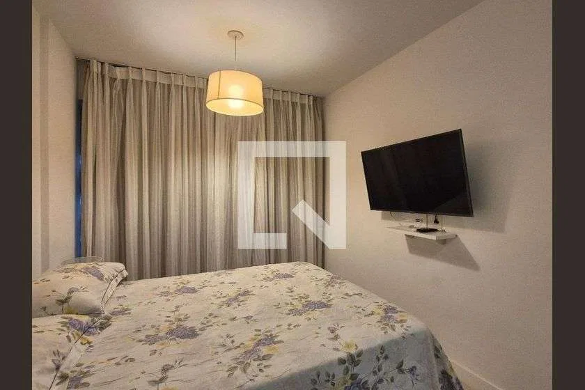 80 m² apartment with a pool in the building — photo 11