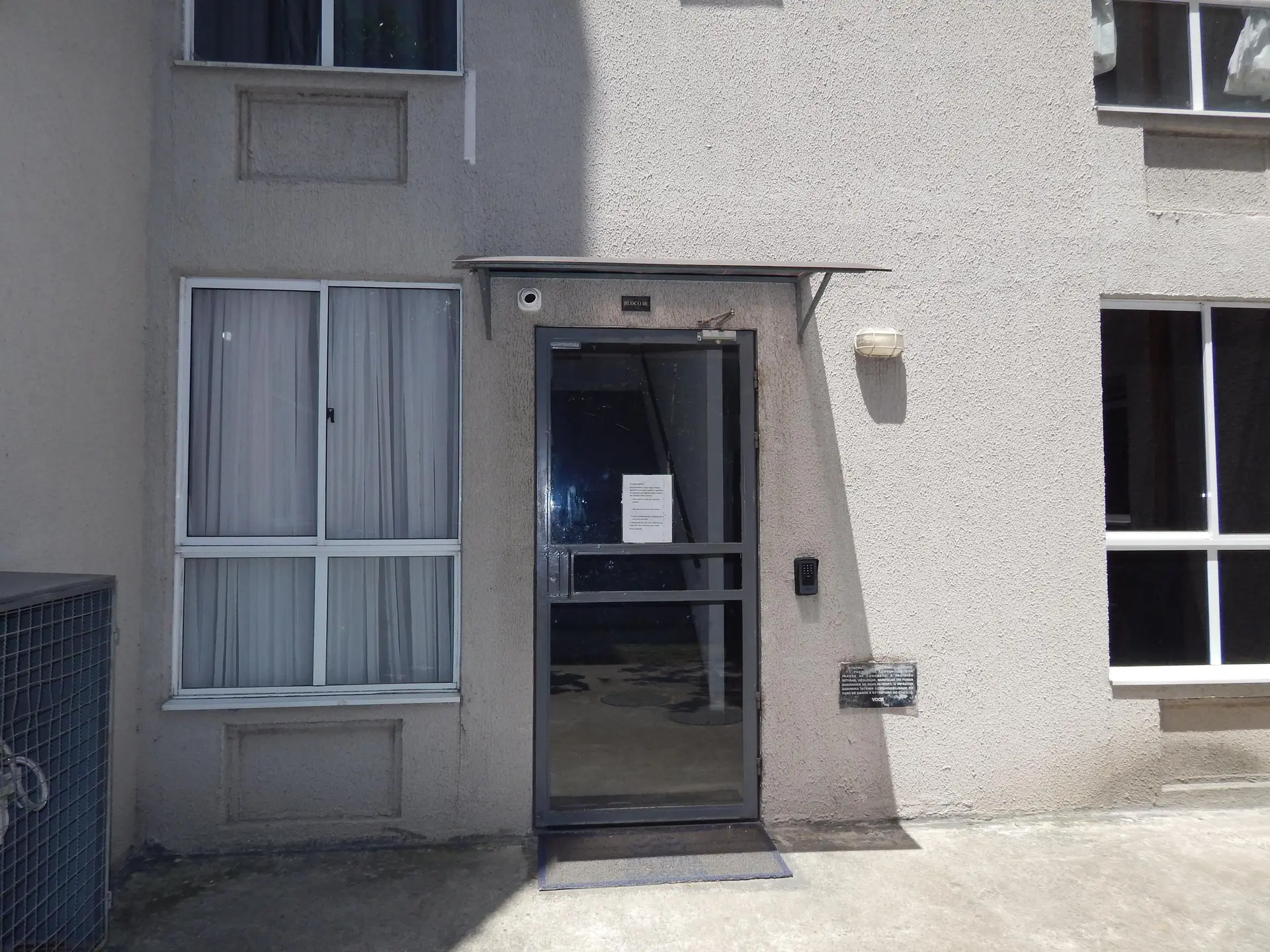 2-bedroom apartment with wood or laminate floors — photo 19