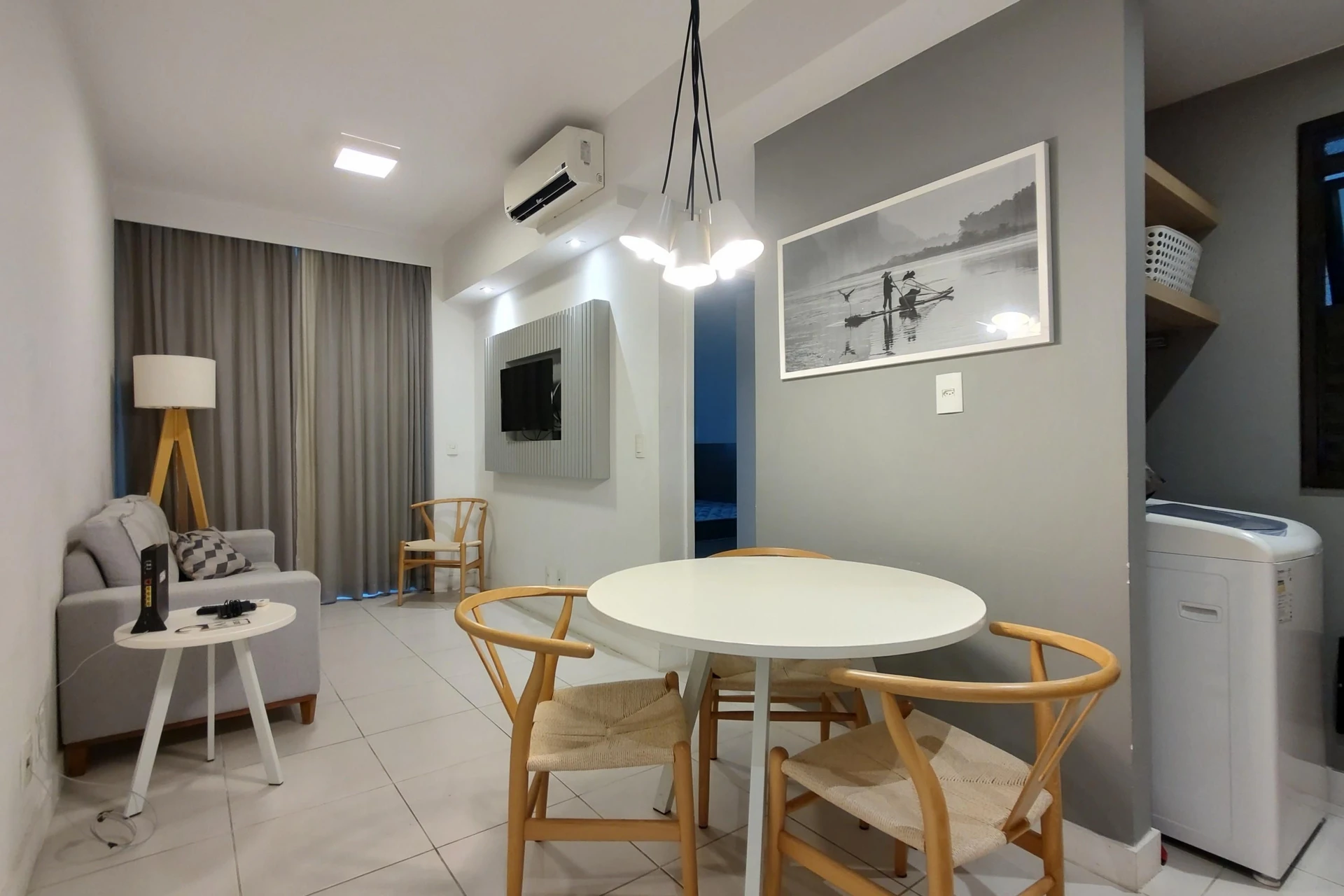 Furnished 1-bedroom apartment with an open-plan kitchen — photo 36