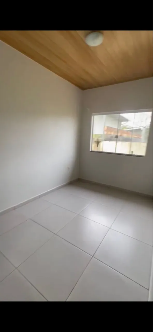 House with 2 bedrooms and an integrated open-plan kitchen — photo 8