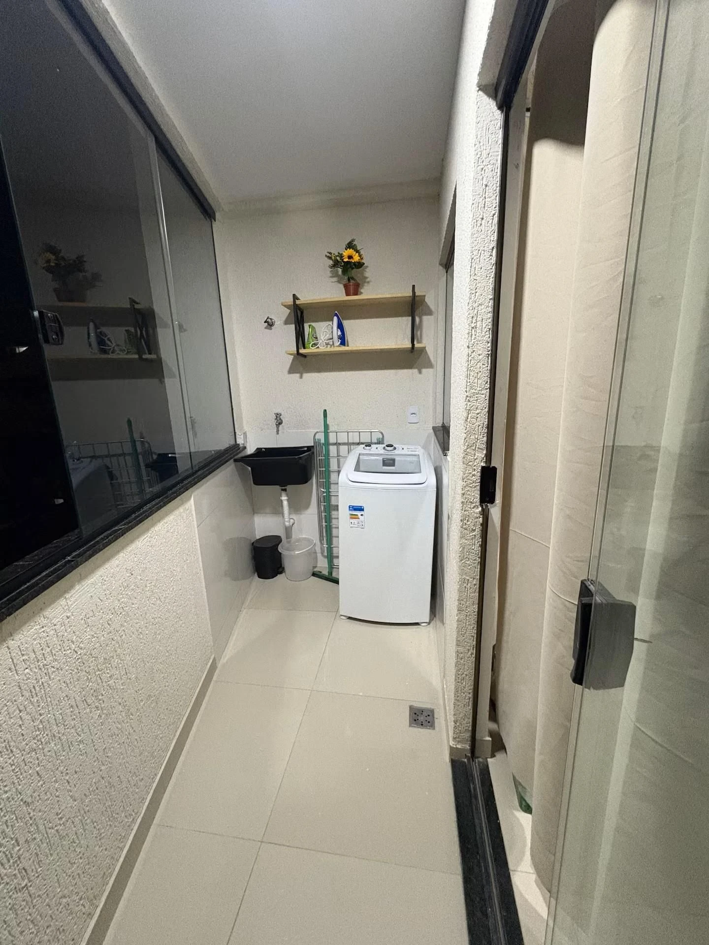 Furnished 1-bedroom apartment with open kitchen — photo 19