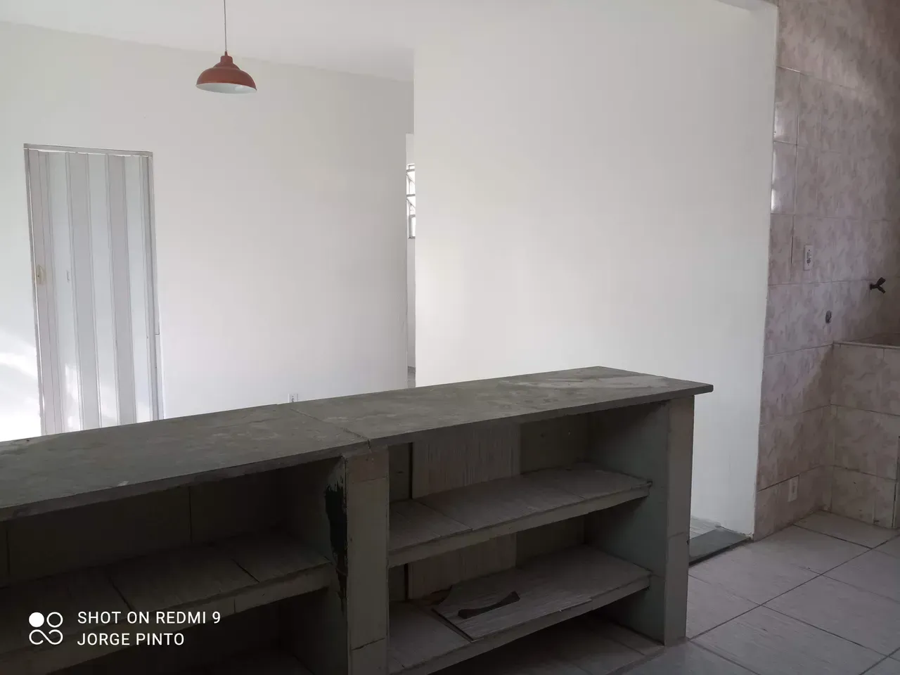 Unfurnished 1-bedroom home with open-plan kitchen — photo 12