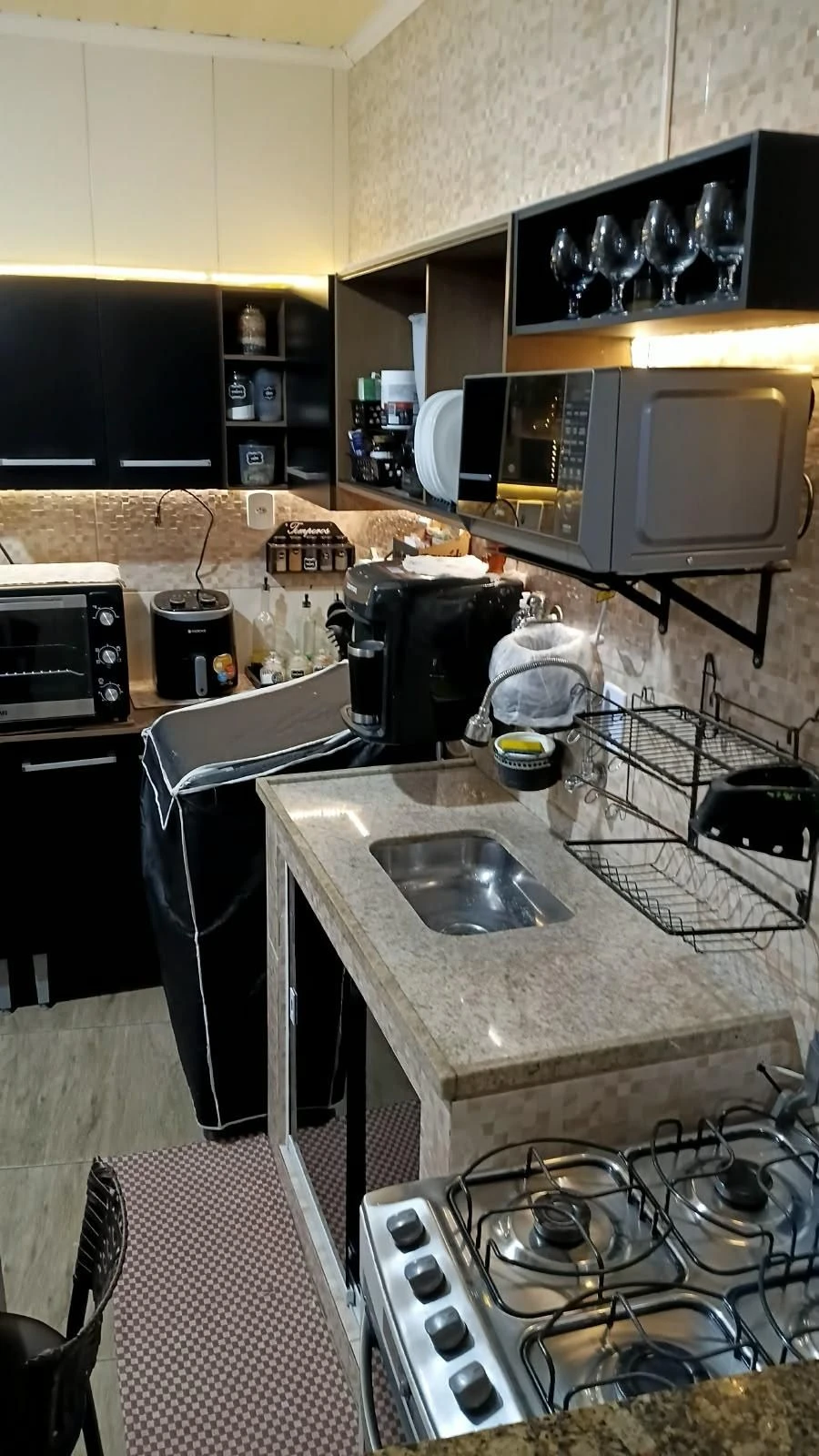 Furnished 3-bedroom house with 4 bathrooms, no parking — photo 28