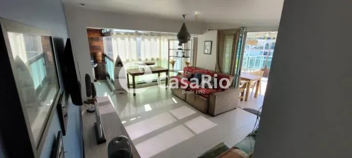 Unfurnished 3-bedroom apartment with mountain city views — photo 4