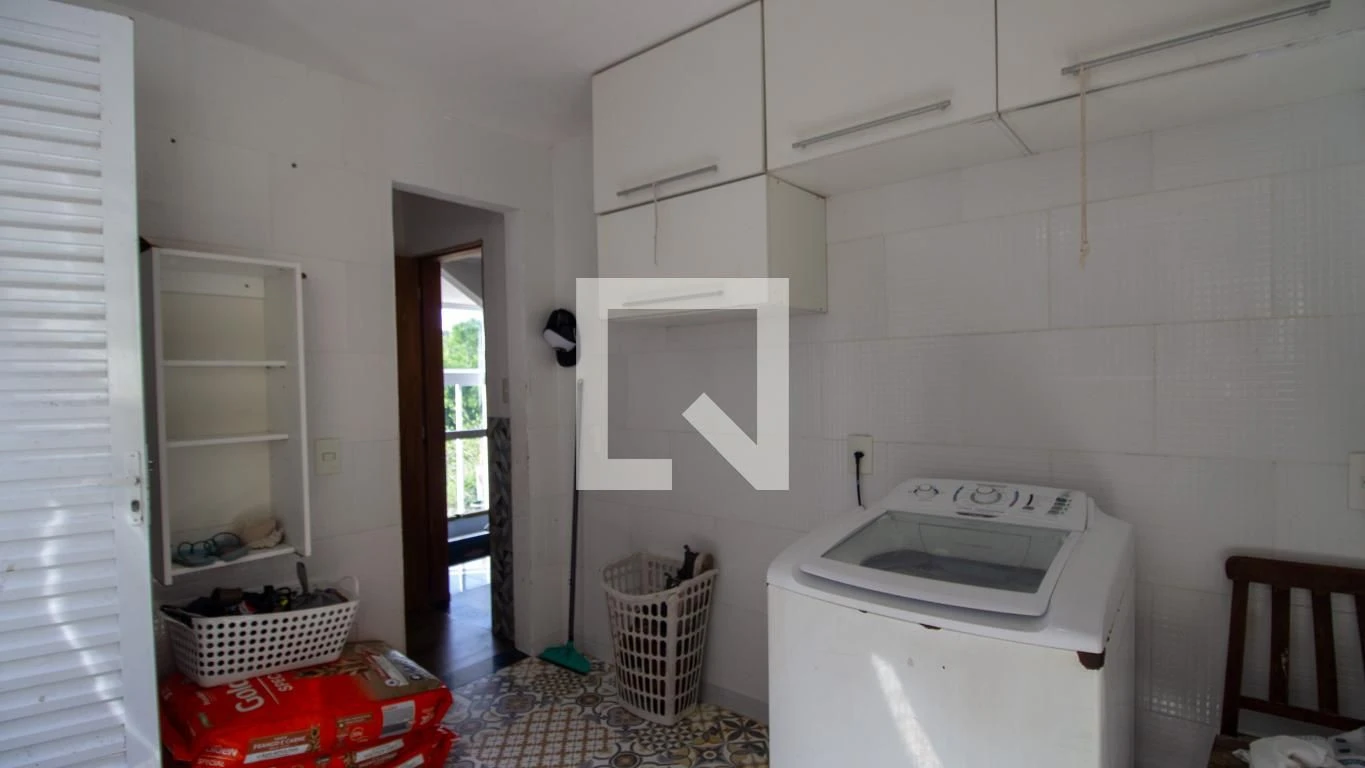 Furnished house with 5 bedrooms and 6 parking spaces — photo 82